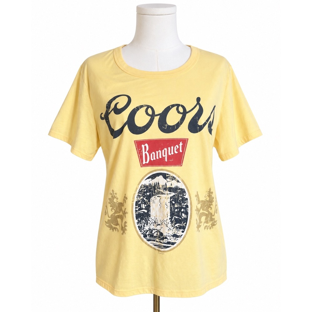 Coors Banquet Graphic Tee Yellow Short Sleeve Beer Shirt Large